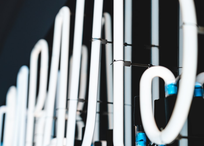 31省新增本土83例31省新增本土37例